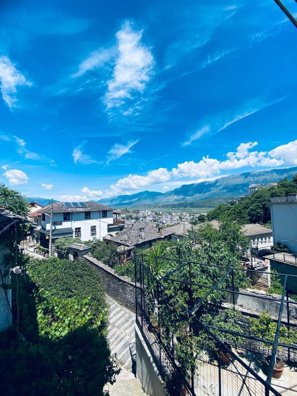 Hida Guest House Gjirokaster Exterior photo